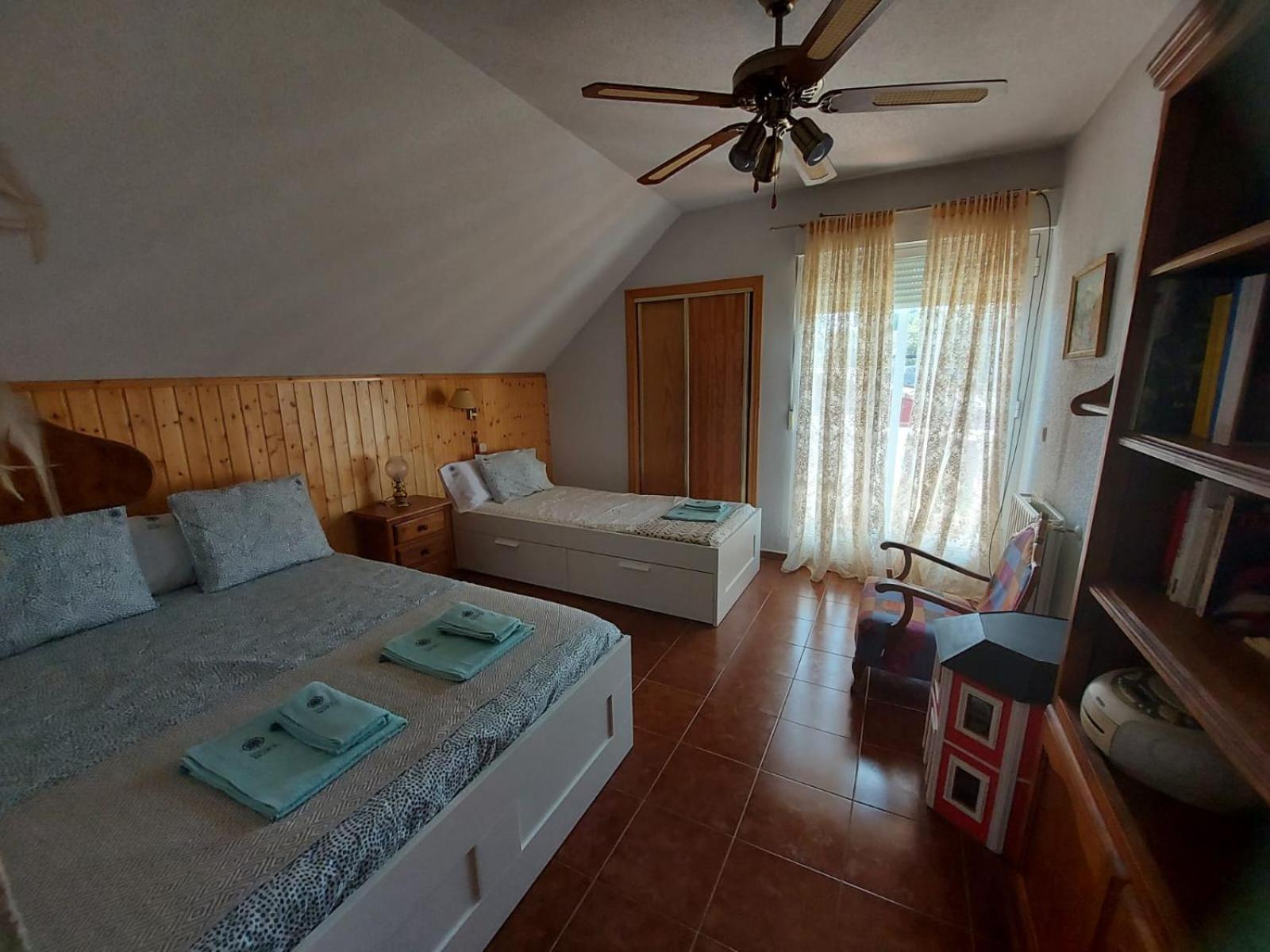 Villa Con Jacuzzi Exterior Y Piscina Cubiertos
