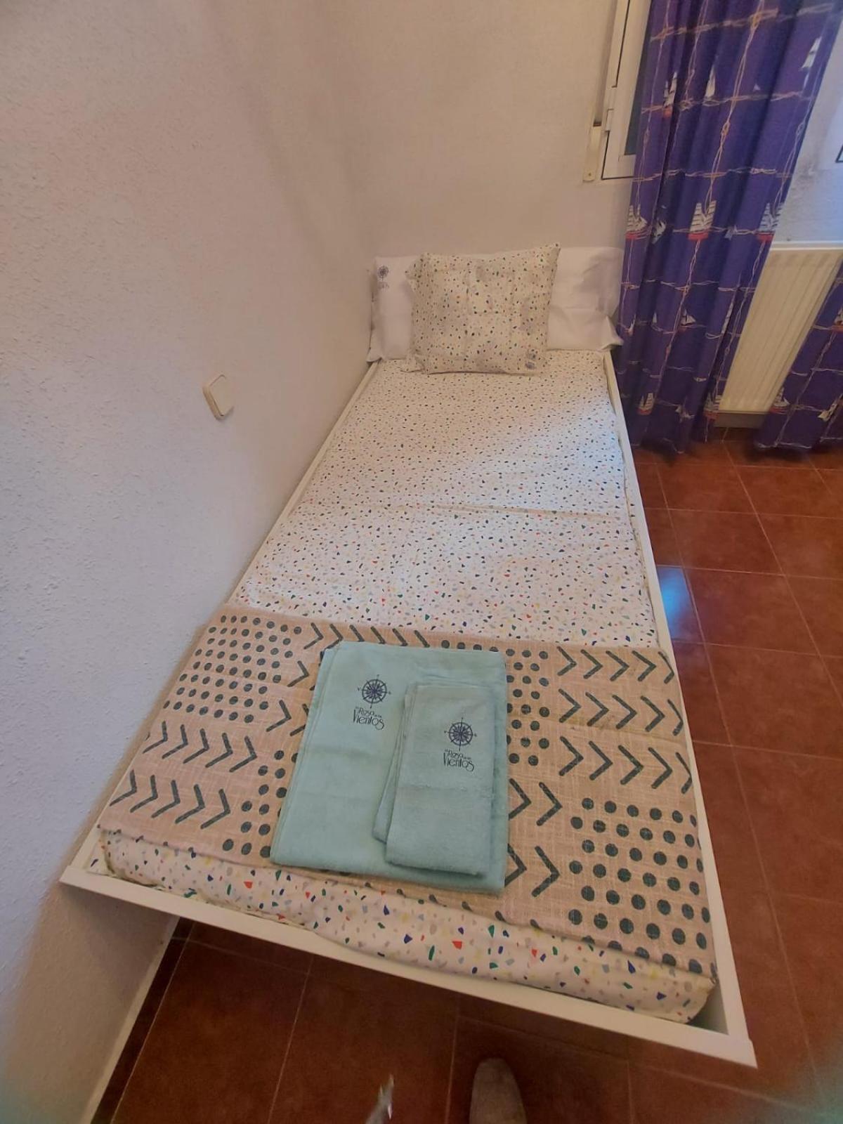 Con Jacuzzi Exterior Y Piscina Cubiertos *