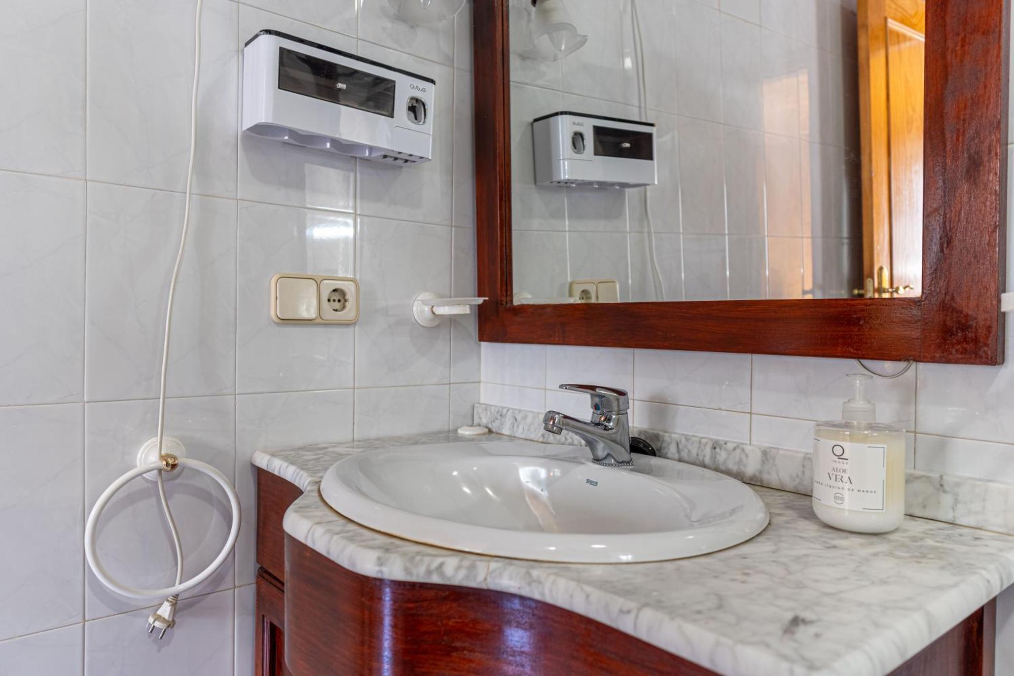 Con Jacuzzi Exterior Y Piscina Cubiertos Villa *